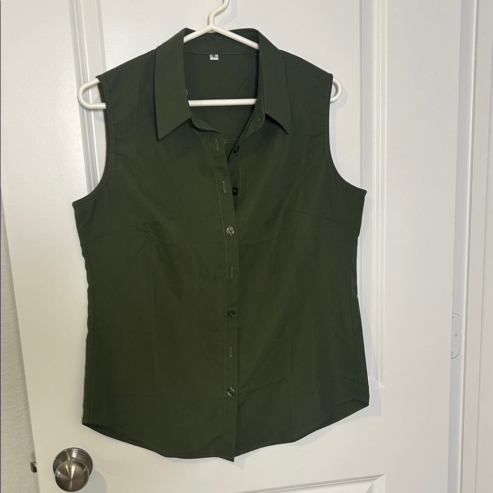 Sleeveless Button-Down Collared Top in Olive Green